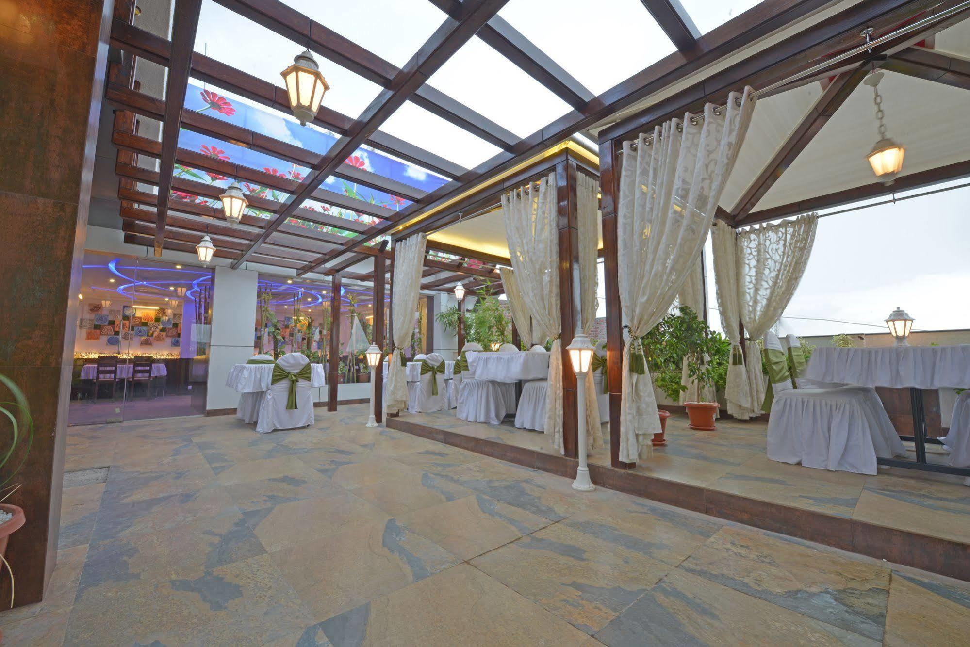 Hotel Jp International Aurangābād Extérieur photo
